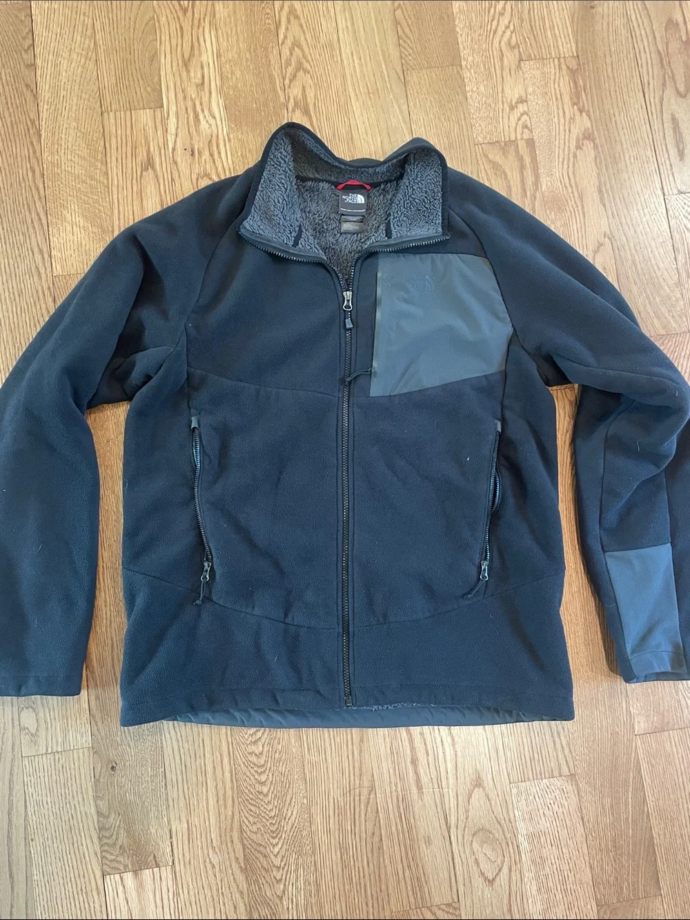 The North Face Men's Black Lightweight Fleece Jacket